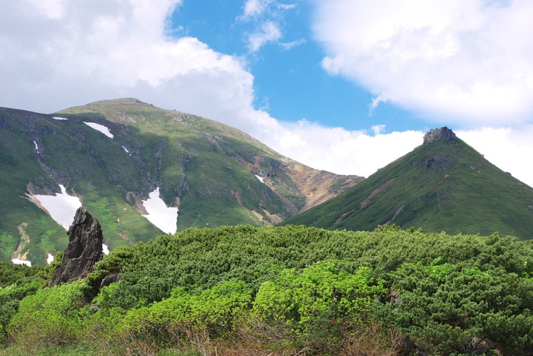 Japan Hokkaido: Daisetsu-zan, Daisetsu-zan NP, Daisetsuzan Peaks , Walkopedia