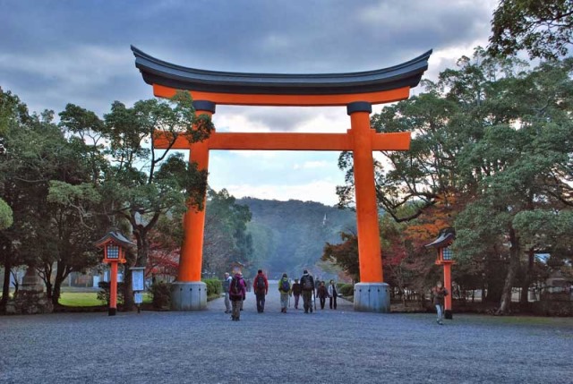Kunisaki Peninsula: Main torii gate at Usa Shinto Shrine - © Walk Japan
