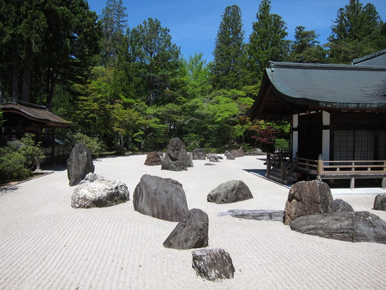 Japan, Japan's Pilgrimage Routes , Koya-san, Kongobu-ji garden, Walkopedia