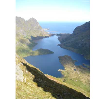 Norway Lofoten/Narvik Area, Lofoten Islands, Looking east from the pass, Munkebu walk, Walkopedia