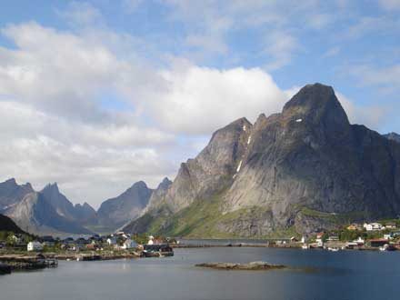 Norway Lofoten/Narvik Area, Lofoten Islands, Up the fjord from Reine, Walkopedia