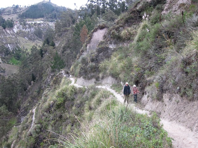 Ecuador Central Andes:Quilotoa Area, Lake Quilotoa Area, , Walkopedia