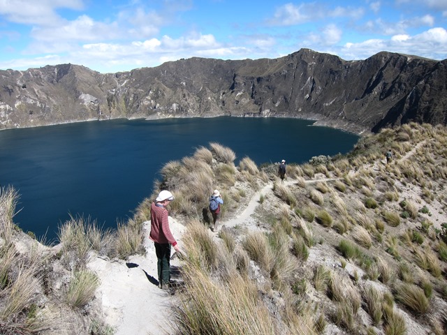 Ecuador Central Andes:Quilotoa Area, Lake Quilotoa Circuit, , Walkopedia