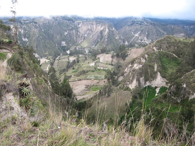 Ecuador Central Andes:Quilotoa Area, Edmundo's Skywalk, , Walkopedia