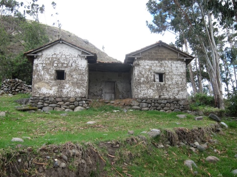 Ecuador Southern Andes, Camino Canari, On Inca, Canari foundations, Walkopedia