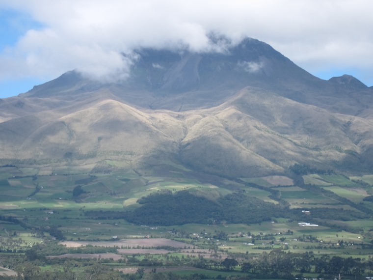 Ecuador Central Andes, El Corazon, El Corazon from the Panamerican Highway, Walkopedia