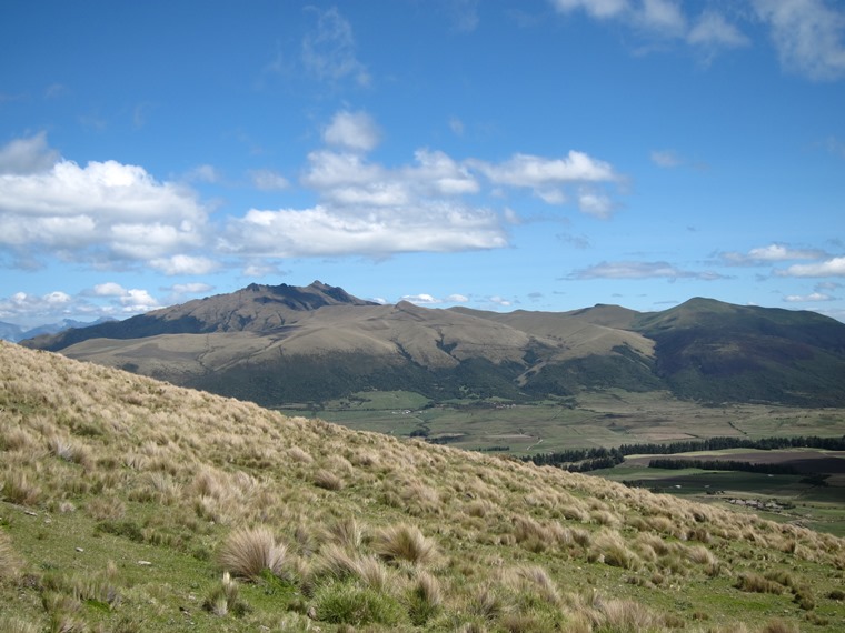 Cerro Ruminahui: Pasochoa from Ruminahui flank - © William Mackesy