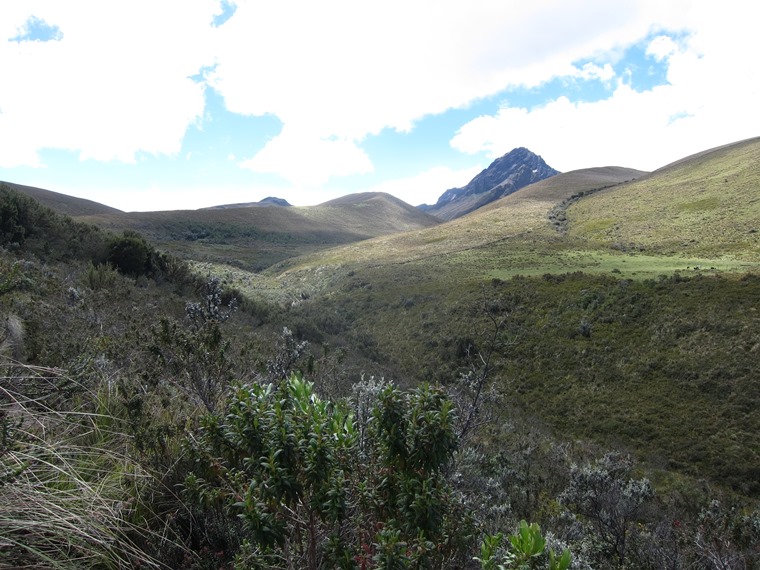 Ecuador Central Andes: Cotopaxi Area, Cerro Ruminahui, , Walkopedia