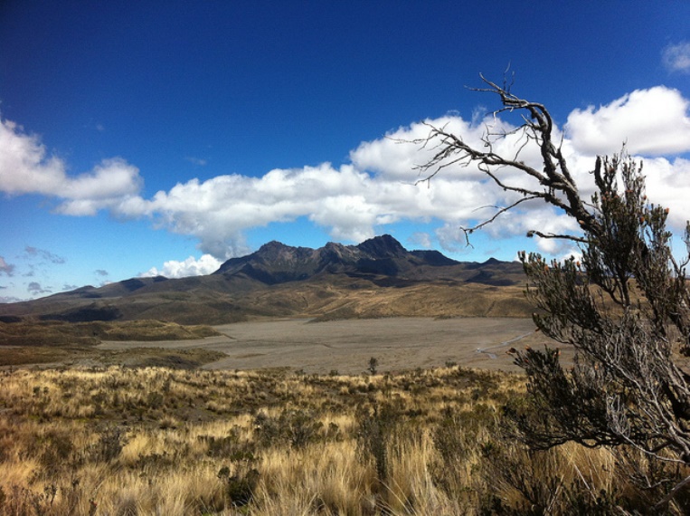 Ecuador Central Andes: Cotopaxi Area, Cerro Ruminahui, Volcan Ruminahui from Cotopaxi slopes, Walkopedia