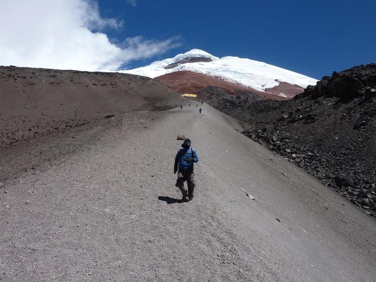 Ecuador Central Andes: Cotopaxi Area, Volcan Cotopaxi, To Cotopaxi refuge, Walkopedia