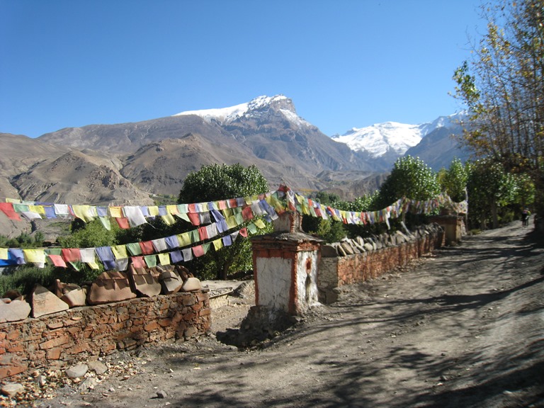 Nepal Annapurna & Mustang Region, Muktinath / Jomsom Trek, Below Muktinath, Walkopedia