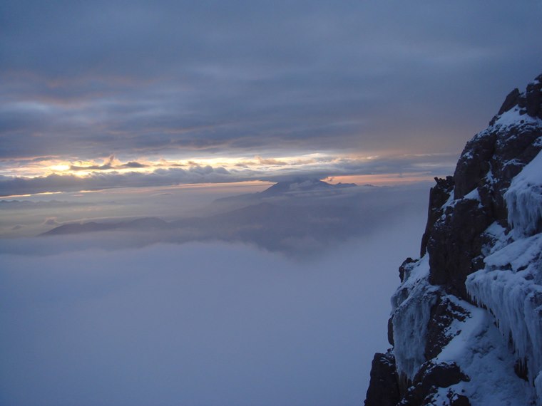 Ecuador Central Andes: Chimborazo Area, Carihuairazo, Chimorazo from Carihuairazo, Walkopedia