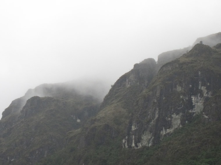 Ecuador Southern Andes: Cajas NP, Cajas Inca Road, Up the valley from Laguna Llaviuco, Walkopedia