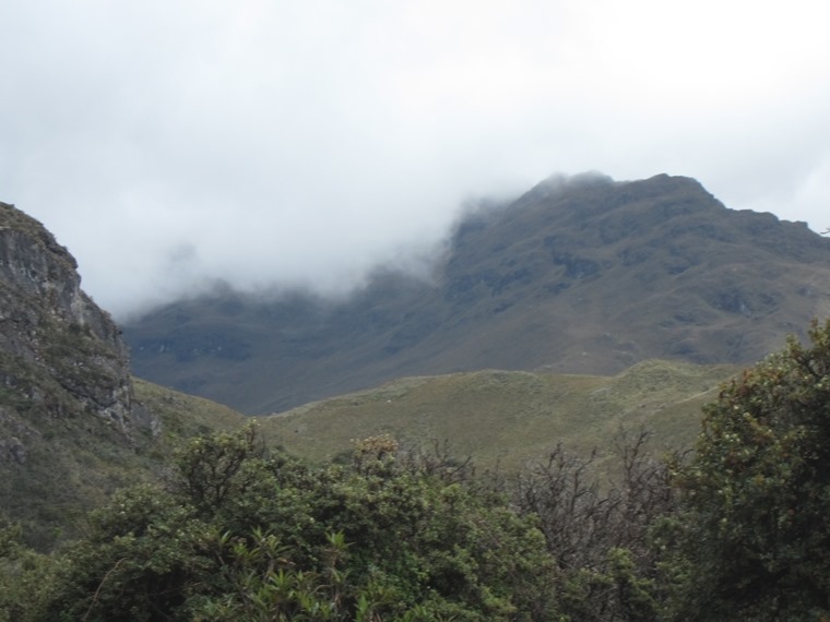 Ecuador Southern Andes: Cajas NP, Cajas Inca Road, Inca trail emerging at west park boundary, Walkopedia