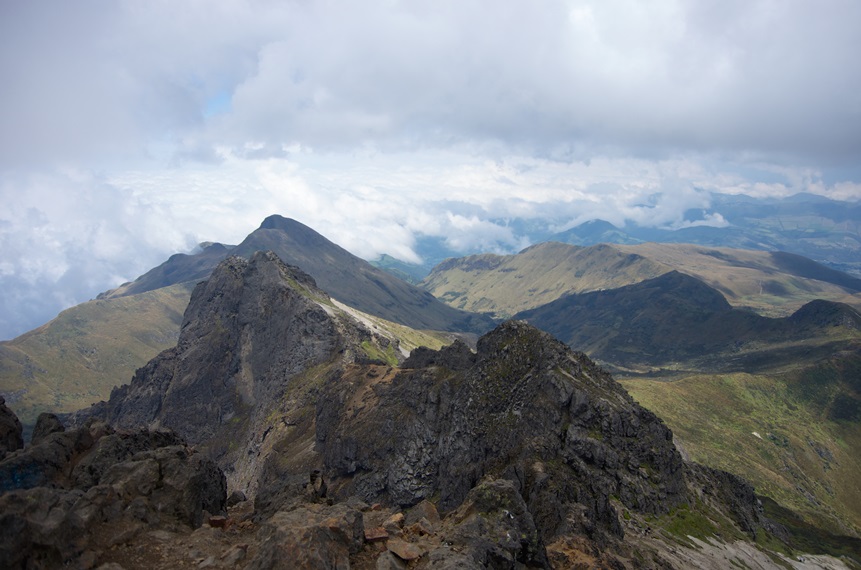 Ecuador Andes: Quito Area, Pichincha Volcanoes, Rucu Pichincha summit ridge , Walkopedia