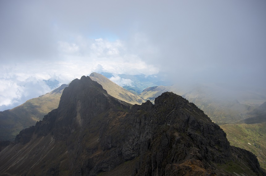 Ecuador Andes: Quito Area, Pichincha Volcanoes, Summit ridge Rucu Pichincha, Walkopedia