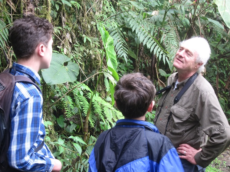 Ecuador Andes: Quito Area, Bellavista Cloud Forest Reserve, Richard Parsons, brilliant with children, Walkopedia