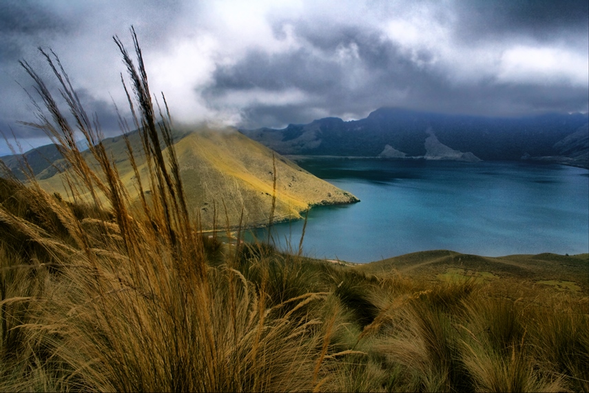 Laguna de Mojanda - © Flickr User - Sara y Tzunki... Lagunas de Mojanda: Laguna de Mojanda - © Flickr User - Sara y Tzunki...
