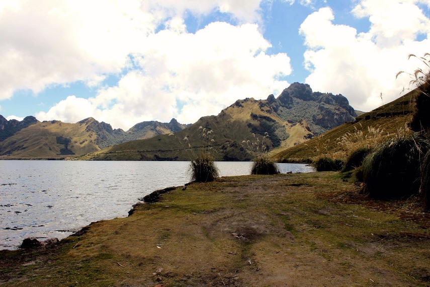 Ecuador Northern Andes: Otavalo Area, Lagunas de Mojanda, Laguna de Mojanda , Walkopedia