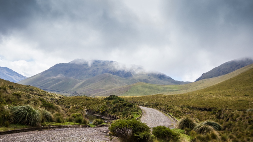 Ecuador Northern Andes: Otavalo Area, Lagunas de Mojanda, Near Laguna de Mojanda, Walkopedia