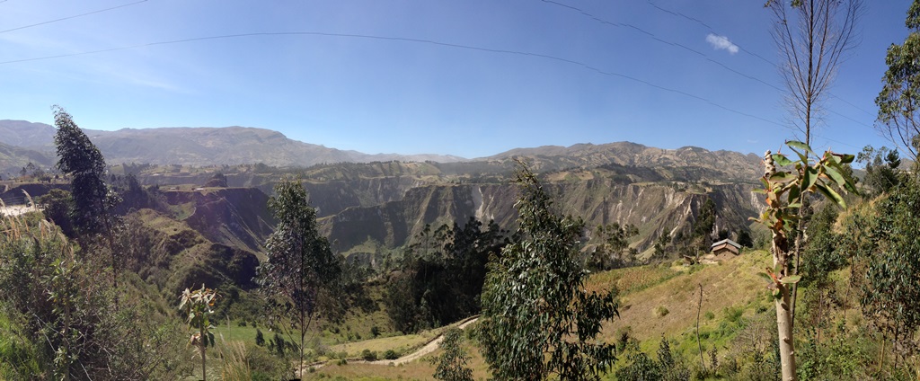 Ecuador Central Andes:Quilotoa Area, Lake Quilotoa to Chugchillan, Chugchillan to Guayama view, Walkopedia