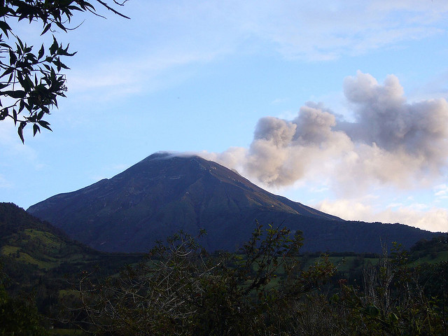 Volcan Tungurahua: © Flickr User - Equa 013