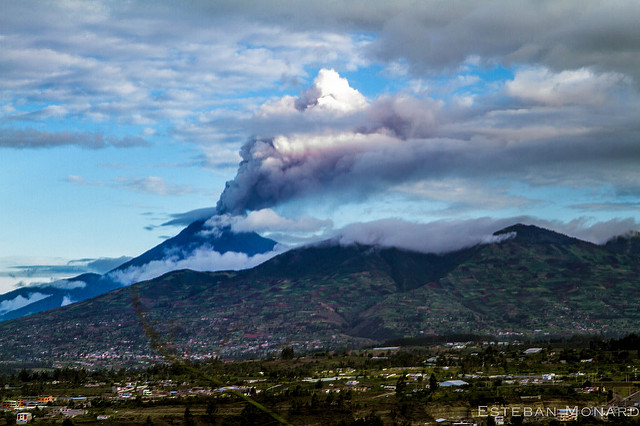 Volcan Tungurahua: © Flickr User - Estebar Monar