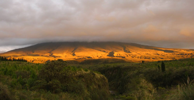 Ecuador Central Andes, Avenue of the Volcanoes, Cotopaxi, Walkopedia