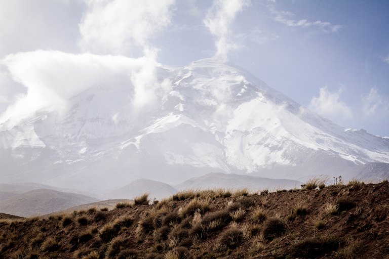 Ecuador Central Andes, Avenue of the Volcanoes, Chimborazo from Carihuairazo , Walkopedia