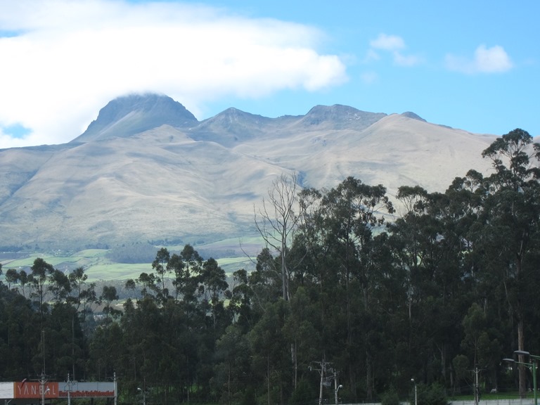 Ecuador Central Andes, Avenue of the Volcanoes, Ecuador Pasochoa, Walkopedia