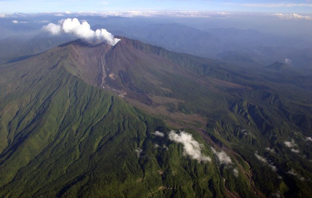 Ecuador Northern Andes, El Reventador, El Reventador, Walkopedia