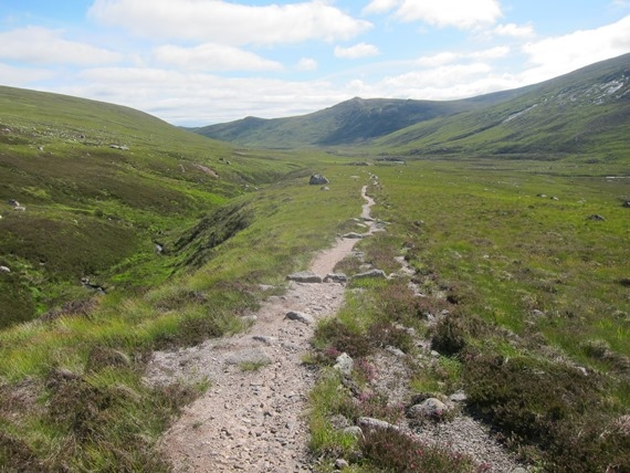 United Kingdom Scotland Cairngorms, Upper Dee Valley, Broad Upper Dee, Walkopedia