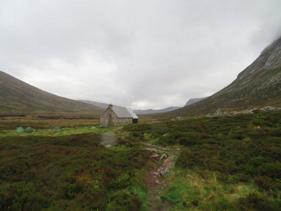 United Kingdom Scotland Cairngorms, Upper Dee Valley, Corrour Hut, Walkopedia