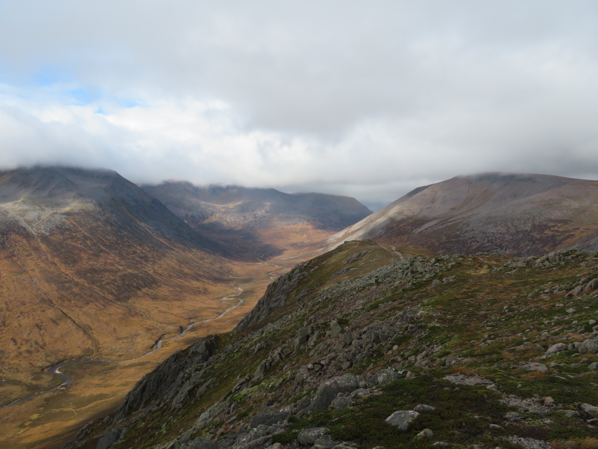 United Kingdom Scotland Cairngorms, Upper Dee Valley, Upper Dee, Ben Macdui, Braeriah, Cairn Toul from Carn a Mhaim, Walkopedia