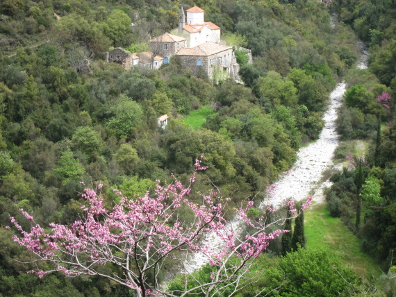 Greece Peloponnese: Taygetus range and the Mani, Taygetus and the Mani, Viros Gorge, Sofiros monastery, deserted, Walkopedia