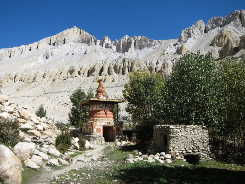 Nepal Annapurna & Mustang, Mustang, Water prayer wheel and chorten, Walkopedia