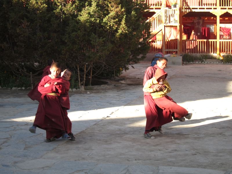 Nepal Annapurna & Mustang, Mustang, Boy monks spinning each other, Walkopedia