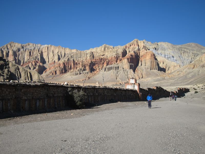 Nepal Annapurna & Mustang, Mustang, Longest mani wall again, Walkopedia