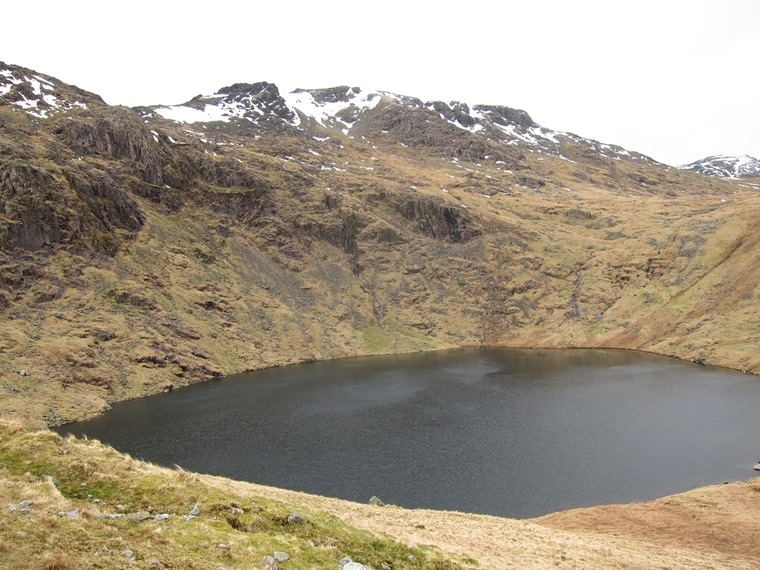 United Kingdom England Lake District, Scafell Pike, Angle Tarn, Walkopedia