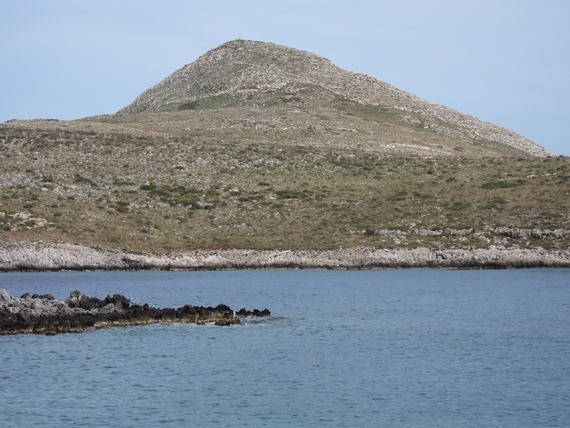 Greece Peloponnese: Taygetus range and the Mani, Cape Tainaron, Across classical city bay., Walkopedia