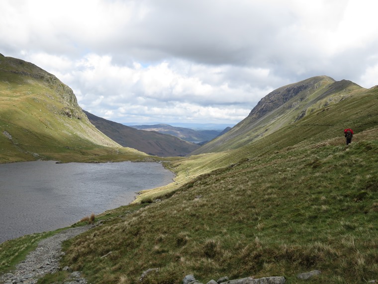 United Kingdom England Lake District, Coast to Coast, Lake District, Across Grisedale Tarn toward Patterdale, Walkopedia