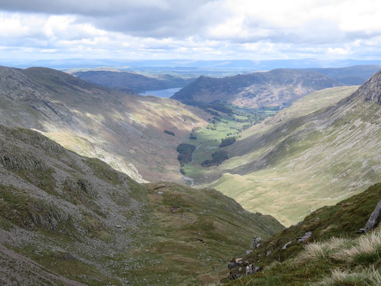 United Kingdom England Lake District, Coast to Coast, Lake District, Patterdale from Dollywaggon Pike, Walkopedia