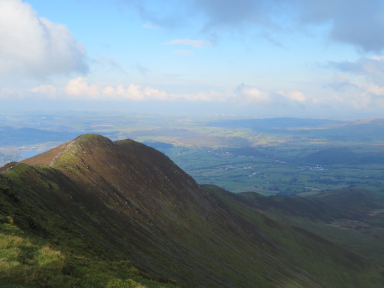 United Kingdom England Lake District, Skiddaw, Ullock Pike fm Longside Edge, Walkopedia