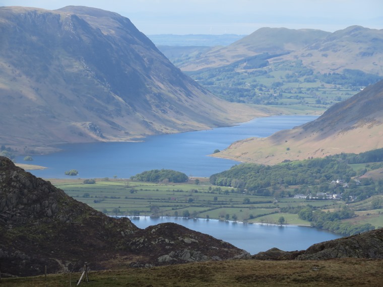 United Kingdom England Lake District, Great Gable, Buttermere and Crummock Water from below Grey Knotts, Walkopedia