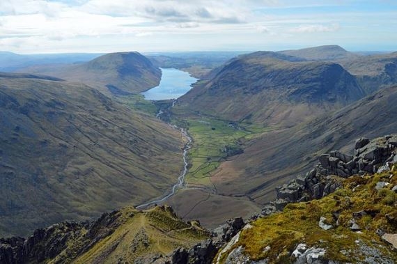 United Kingdom England Lake District, Great Gable, The view from Cairn put up by the Westmorland Brothers, Walkopedia