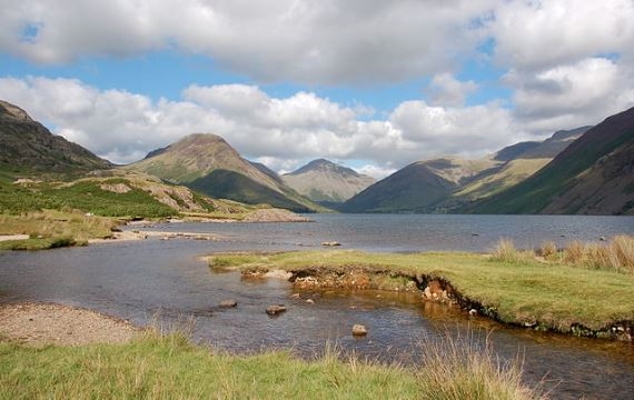 Head of Wasdale from Wastwater. - © Wiki user Gkgalf... Great Gable: Head of Wasdale from Wastwater. - © Wiki user Gkgalf...
