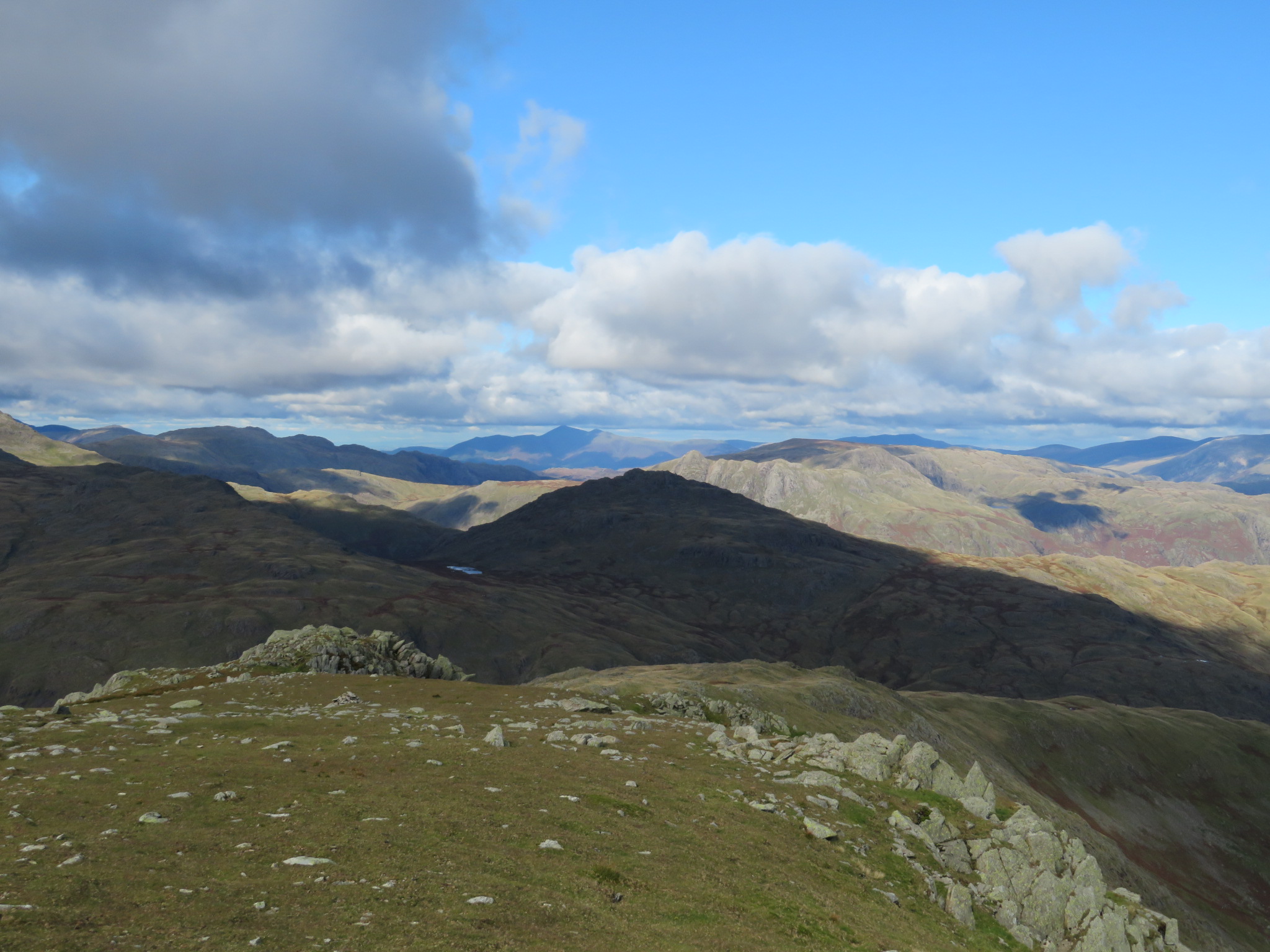 United Kingdom England Lake District, Swirl How and Great Carrs, North from Swirl How, P of Blisco near, Skiddaw far, Walkopedia