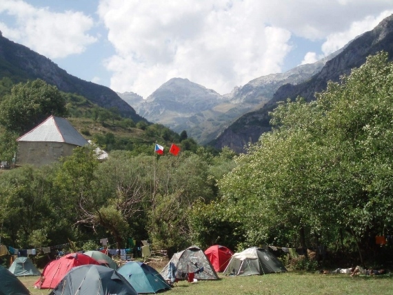 Around Curraj I Eperm: Base camp - © Albanian Challenge