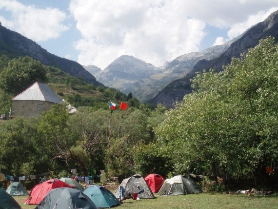 Albania, Around Curraj I Eperm, Base camp, Walkopedia