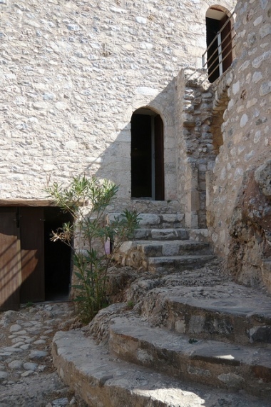 Greece Peloponnese: Taygetus range and the Mani, Sotrivanika to Kardamyli, Old Kardamyli, Walkopedia